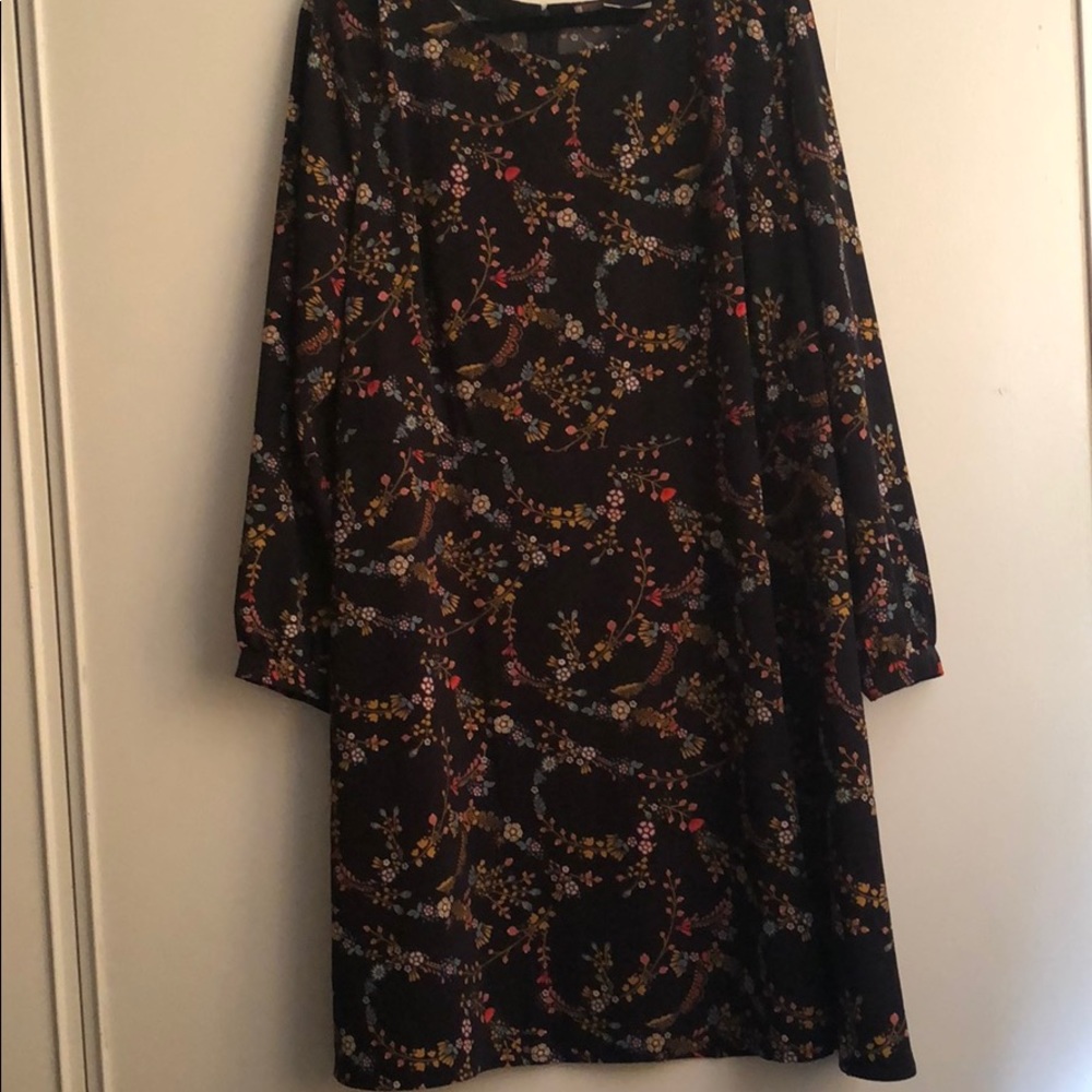 Loft plus size 20, black floral garland dress